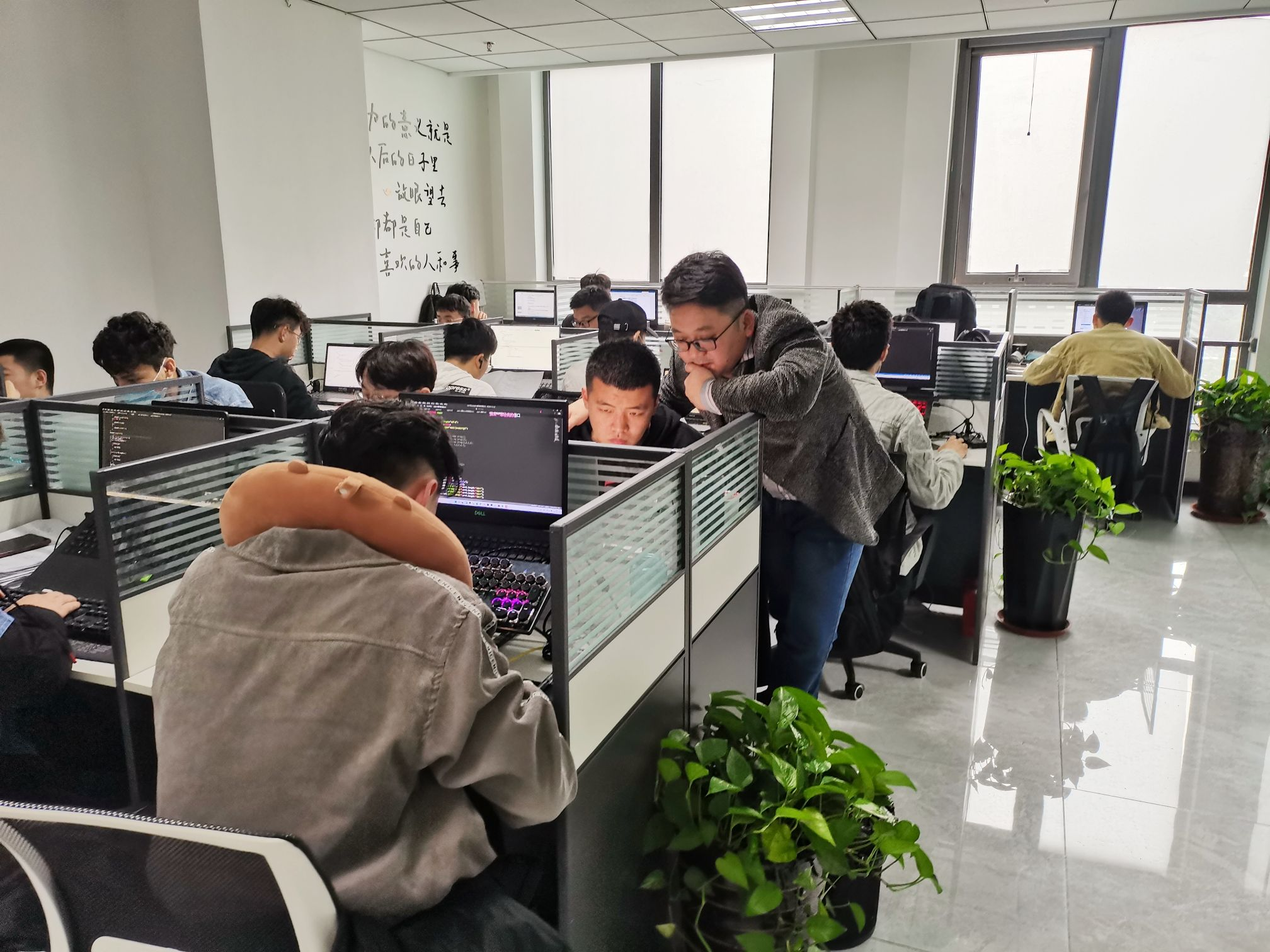 ChatGPT风靡全球 展现IT市场巨大潜力 中国代码赋能中国技术人才未来迭代