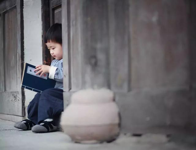 开学请告诉孩子：不读书，换来的是一生的底层！家长也读读