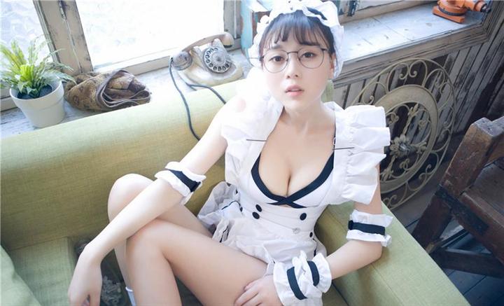 清纯美女赵小米Kitty巨乳性感内衣挑逗女仆装强势诱惑