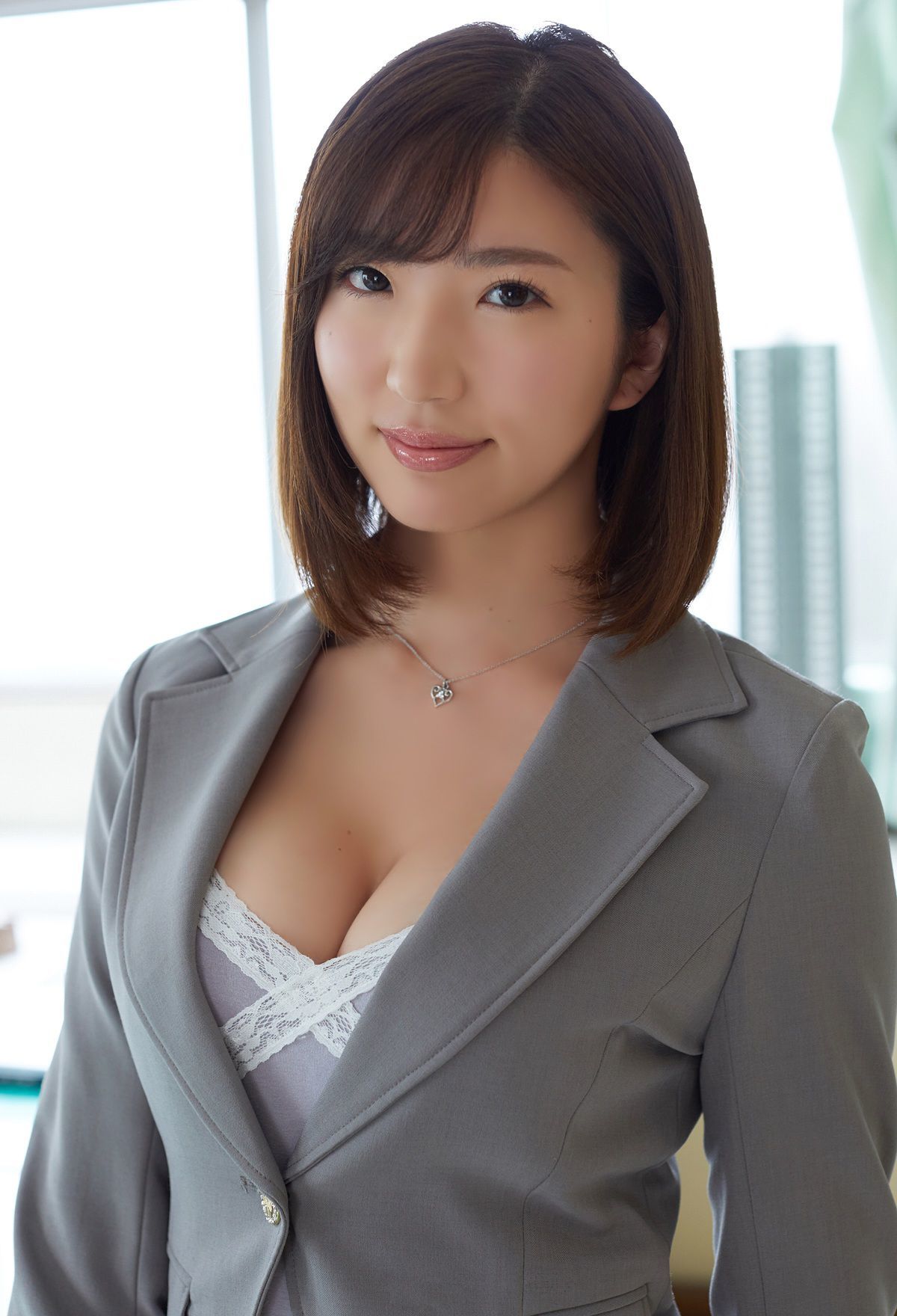 松嶋えいみ 穿黑丝袜的老师