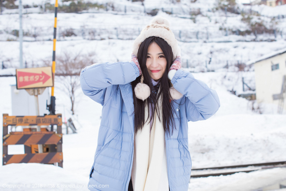 清纯女神许诺旅拍户外雪地优雅气质唯美写真