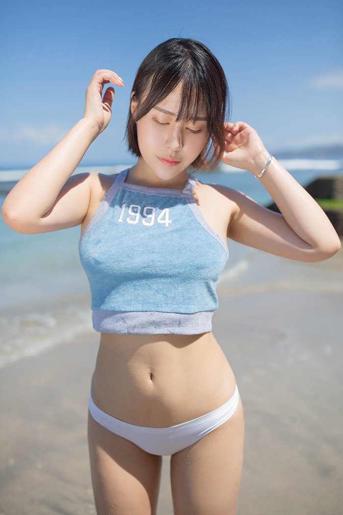 顶级少妇艾莉娇羞欲滴美乳若隐若现