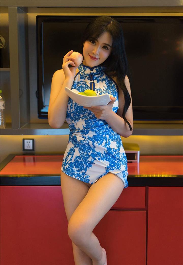 超级极品美臀美女刘钰儿青花瓷旗袍性感写真