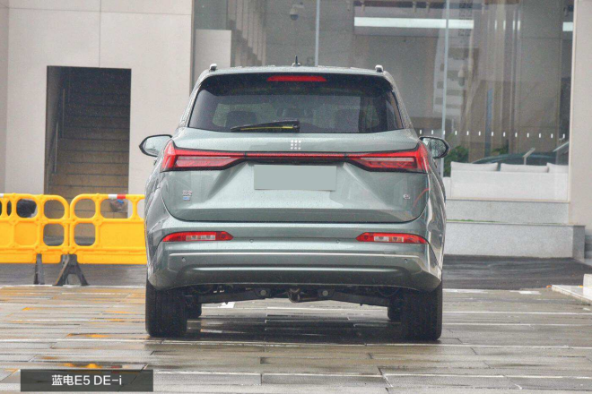 大7座的新能源SUV，蓝电E5综合优惠至高3万5，启辰大V DD-i要怎么比？