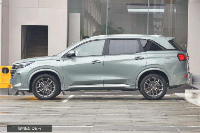 大7座新能源SUV - 蓝电E5综合优惠至高3万5，启辰大V DD-i要怎么比？