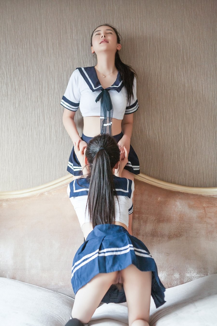 推女郎性感姐妹花制服装大尺度激情销魂写真