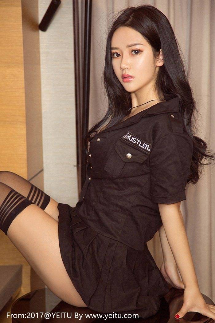 尤果网美女模特凌希儿丝袜美腿警花制服诱惑冷艳写真