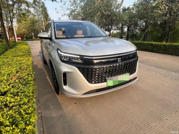 蓝电E5有多好！油耗省，续航长，9.98万就能入手的中型插混SUV？