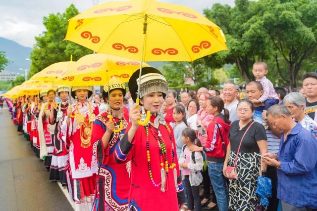 【方志四川•民族风情】“千人朵洛荷” 惊艳了米易时光