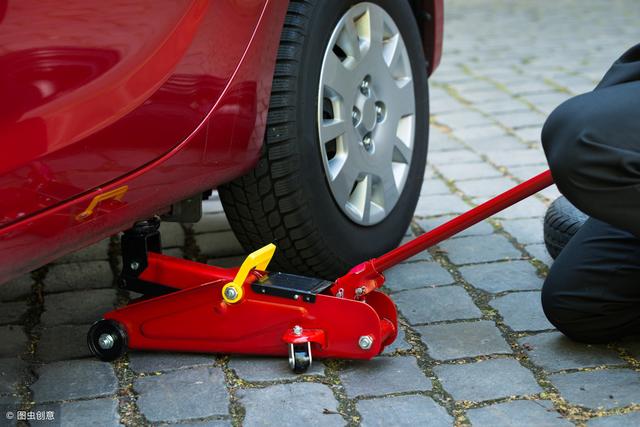 7种常见的汽车维修专用工具，大多数人都不会用